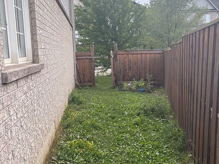 40 Mantello Dr — Photo 18
