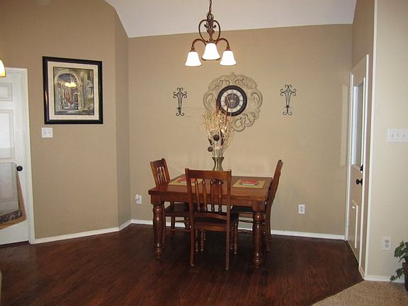 4th image of 1284 Winnipeg Dr