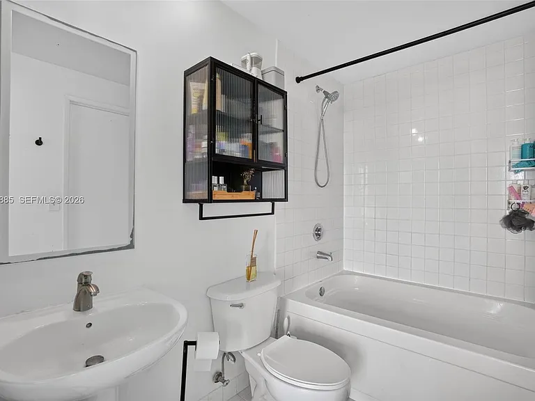 10 SW South River Dr #1005 — Photo 16