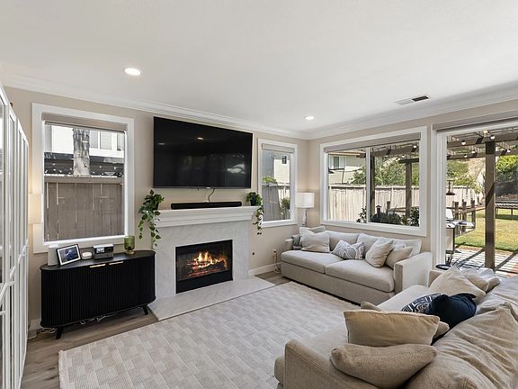 4th image of 1147 Morgan Hill Dr