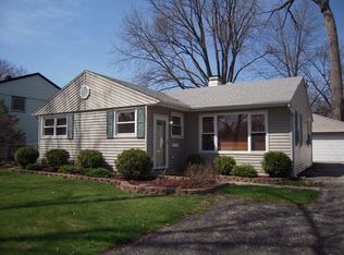 2300 Hawk Ln, Rolling Meadows, IL 60008