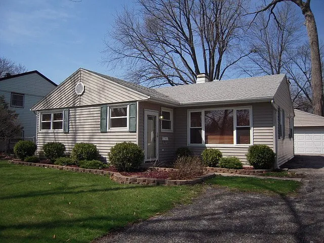 2300 Hawk Ln photo 1