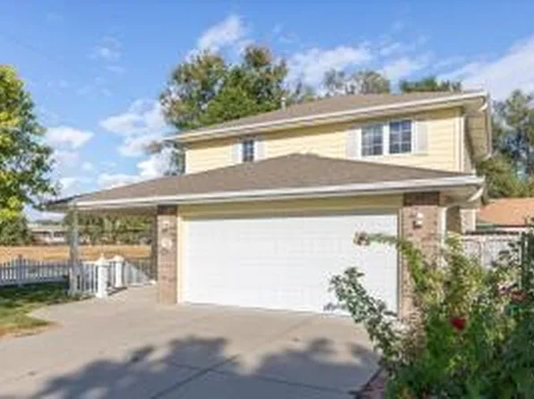 1403 S 8th St, Council Bluffs, IA 51501