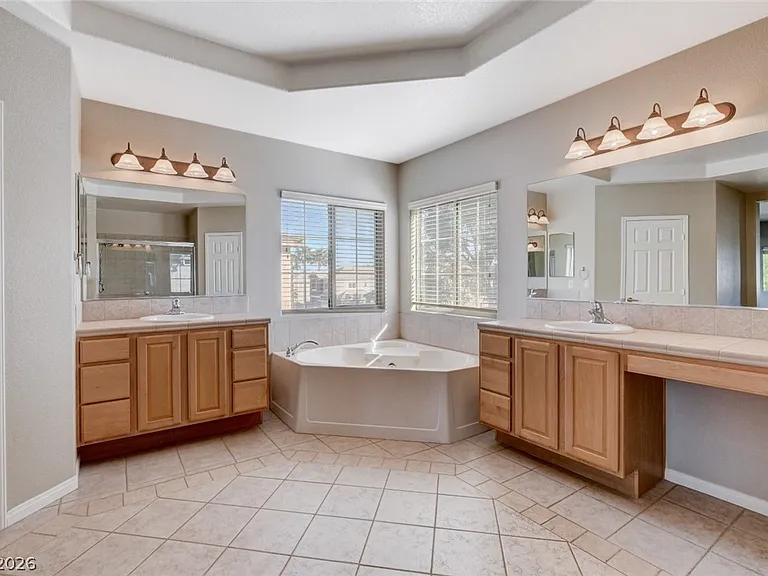 8170 Hawk Clan Ct — Photo 40