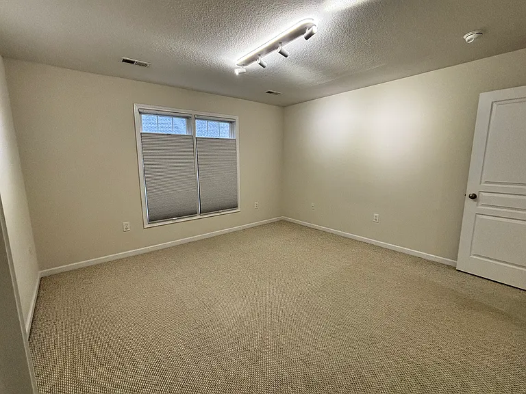 221 Rothesay Ln — Photo 22