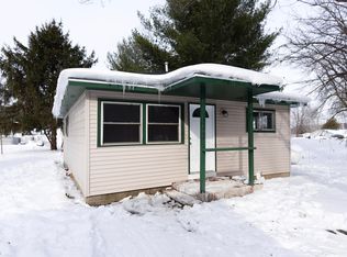 46860 Sycamore Dr, Bangor, MI 49013