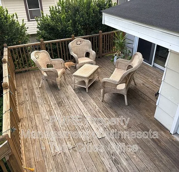 894 21st Ave SE — Photo 10