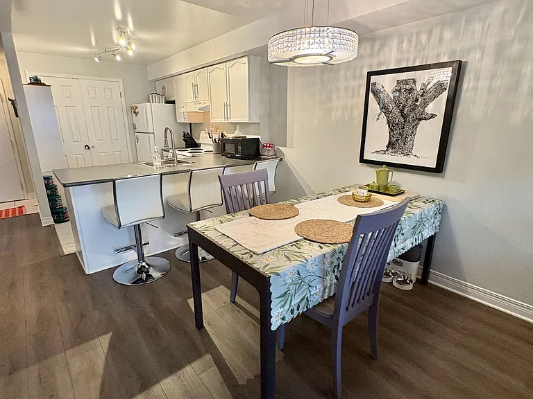 429 Somerset St W #402 — Photo 19