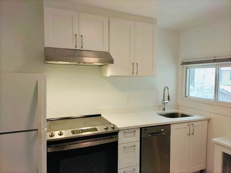 220 S Geneva St #4 — Photo 13