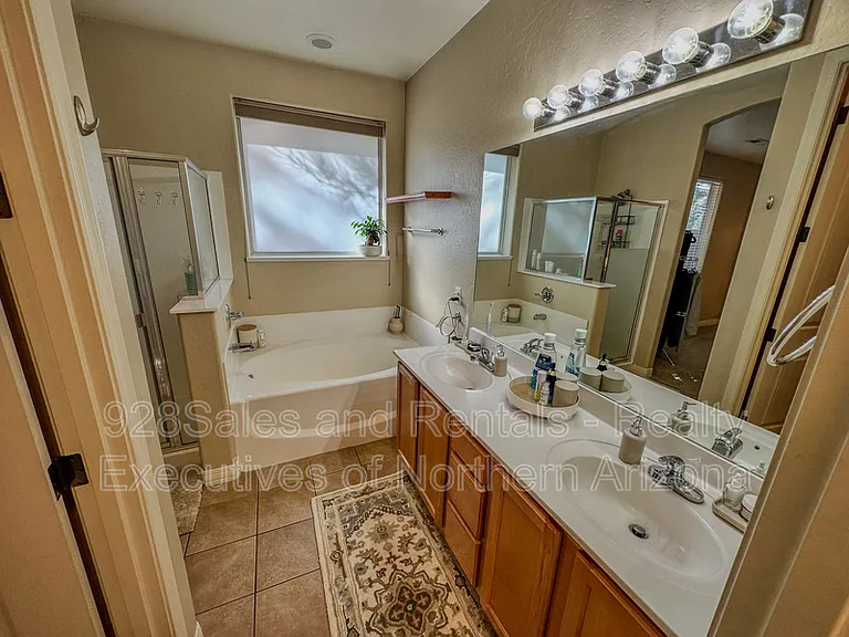 537 W Nugget Trl — Photo 41