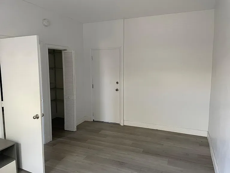 7149 Bay Dr #10 — Photo 8