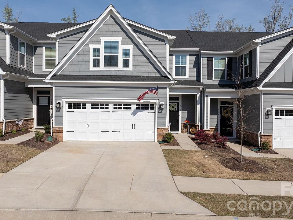 1st image of 910 Prince Garrett Way