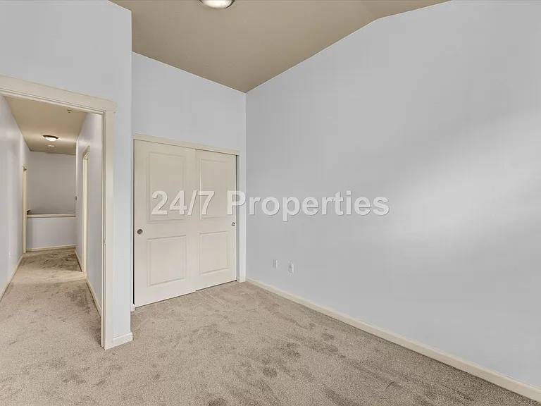 1050 SW 170th Ave #201 — Photo 14