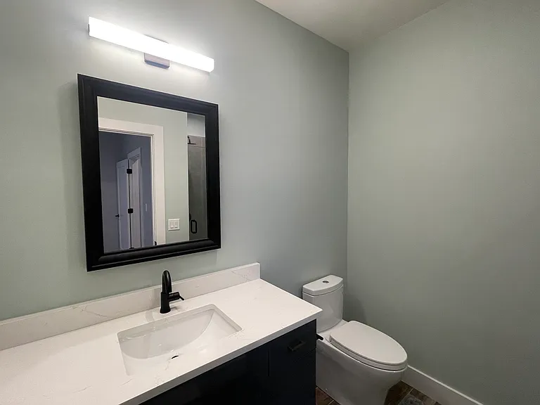 60 Cross St E #220 — Photo 12