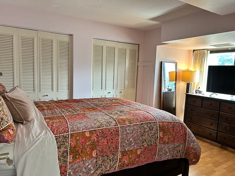 1243 Beacon St #6E — Photo 9