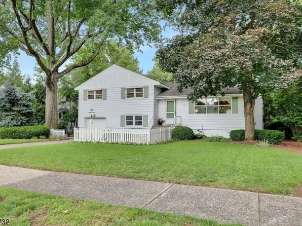 243 Burnside Pl, Ridgewood Village, NJ 07450