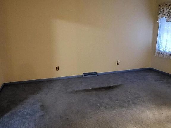5th image of 483 Anniston Dr