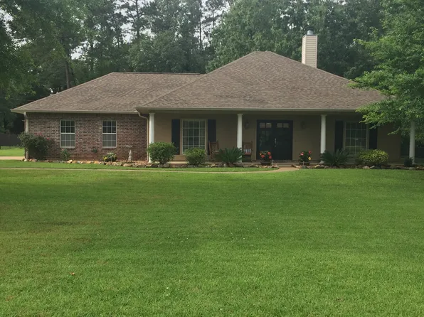 121 Lake Tyler Dr, Pineville, LA 71360