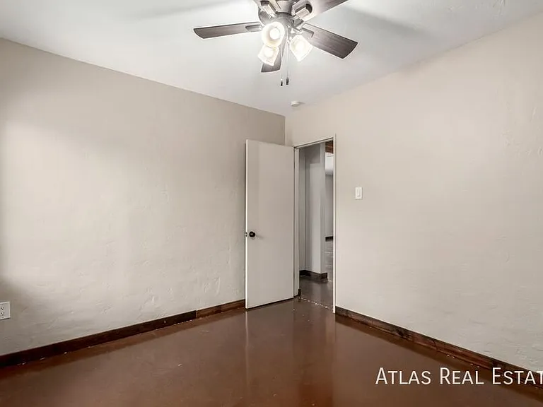 224 W Montecito Ave — Photo 23