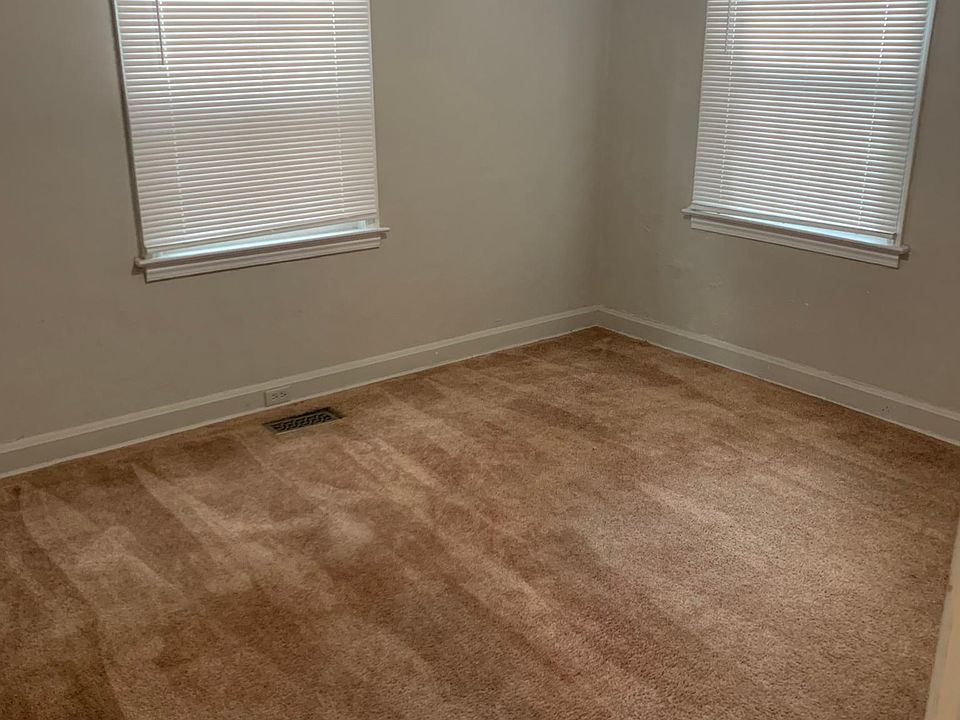 2nd image of 1427 Grove St #1427