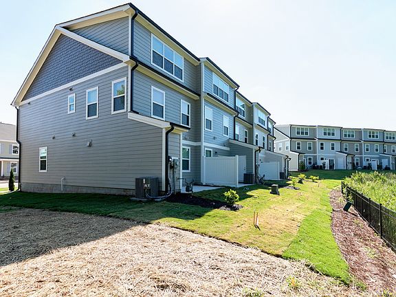 4th image of 341 Old Grove Ln