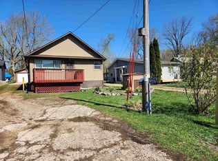 W9596 Lake Dr, Edgerton, WI 53534