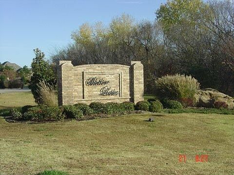 2nd image of 39 NW Lakewood Dr