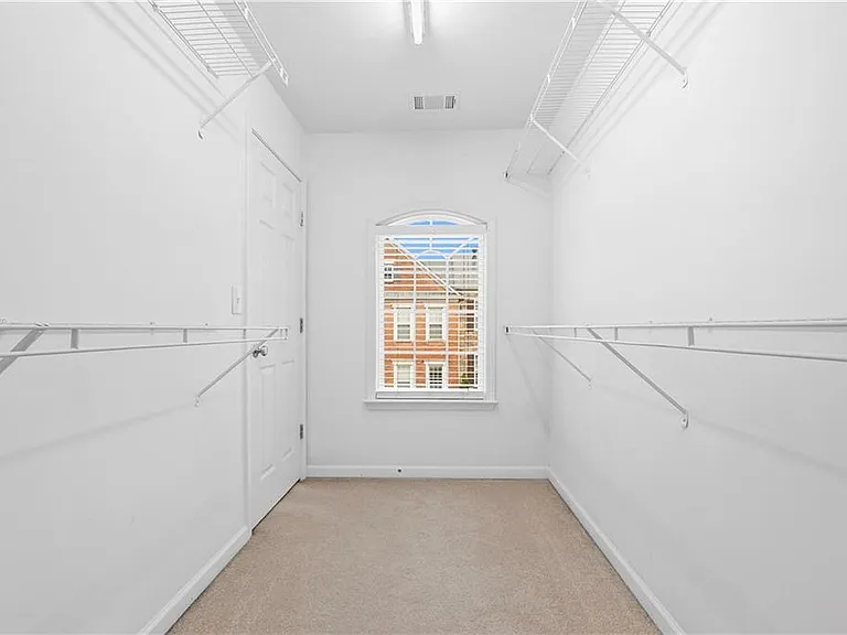 2844 Loftview Sq — Photo 32