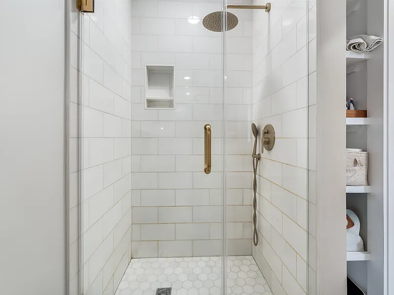 232 Willow Ave #4R — Photo 11