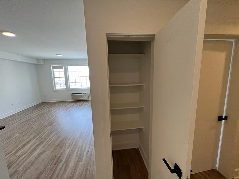 519 Cliff St #519E — Photo 4