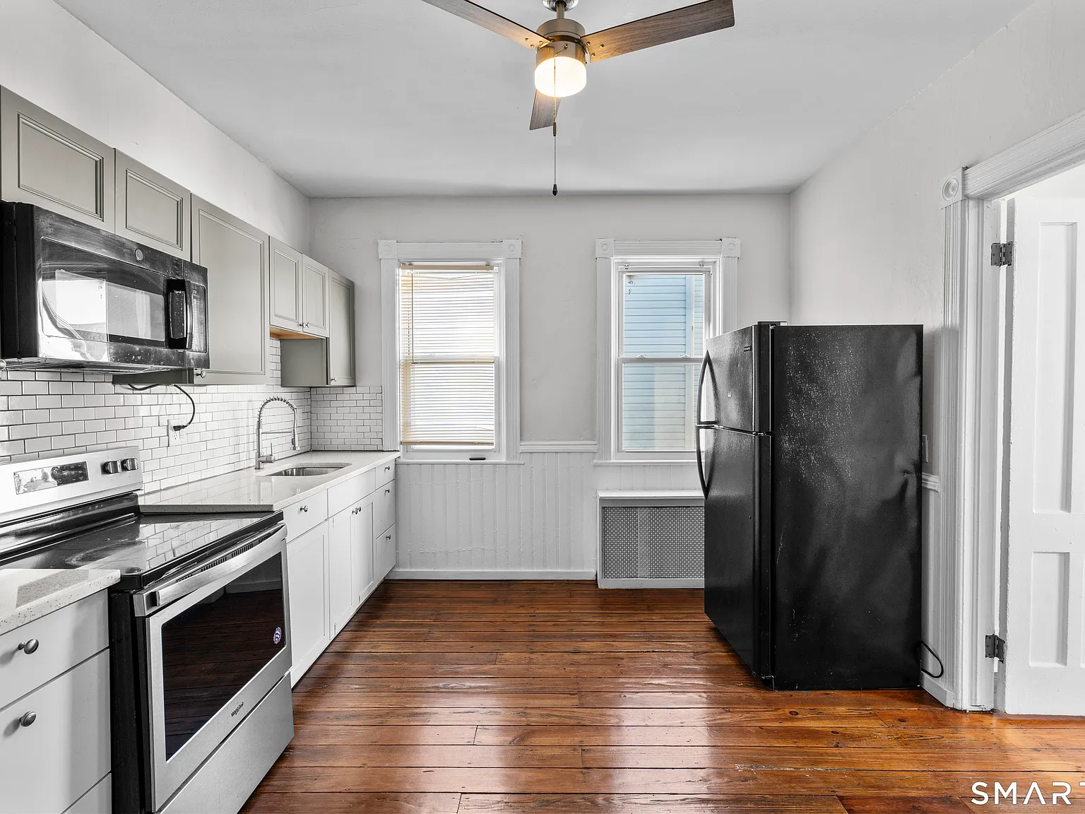 3 bed, 1.5 bath, 4100 sqft, $2,600 — Photo 2