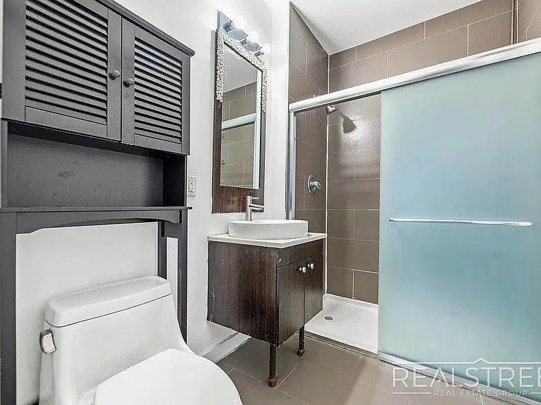 184 Noll St #5G — Photo 8