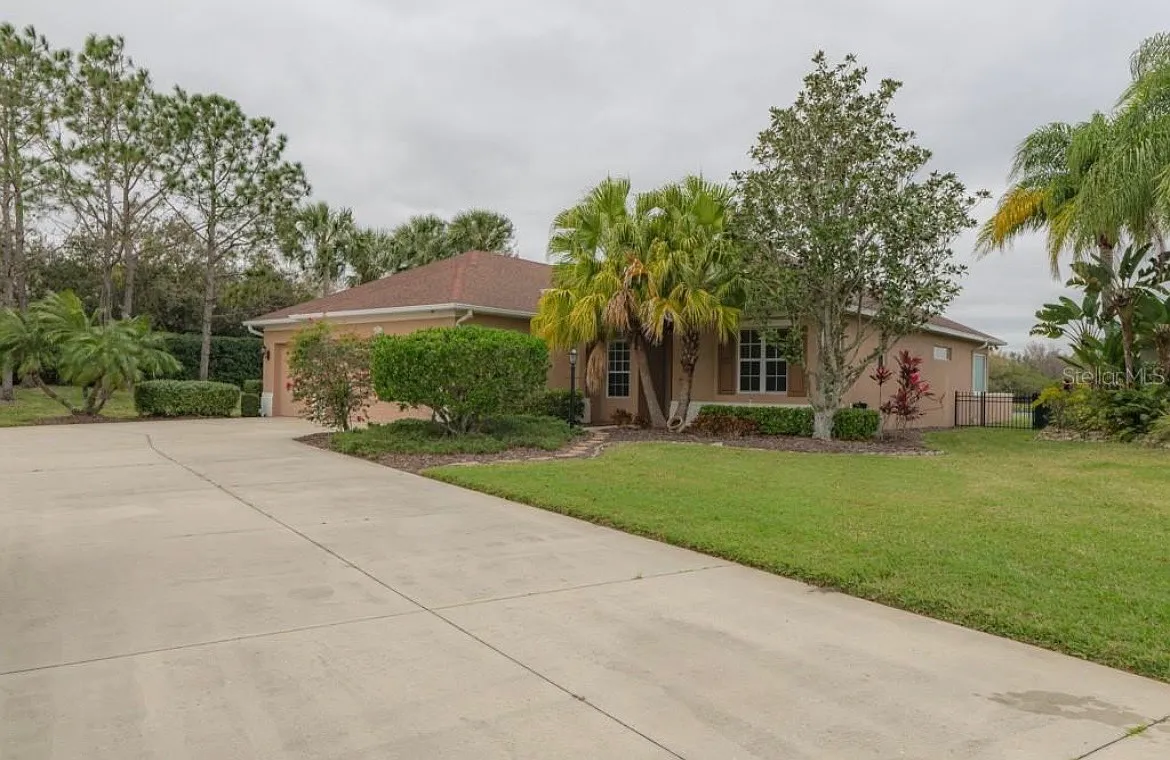 Photo 1 of 19 - 7624 Drayton Cir - Bradenton, FL Primary Photo - 7624 Drayton Cir