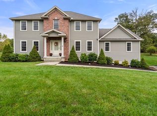 4 Lauren Ln, Southwick, MA 01077