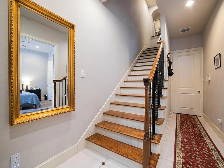 2127 Canton St — Photo 27