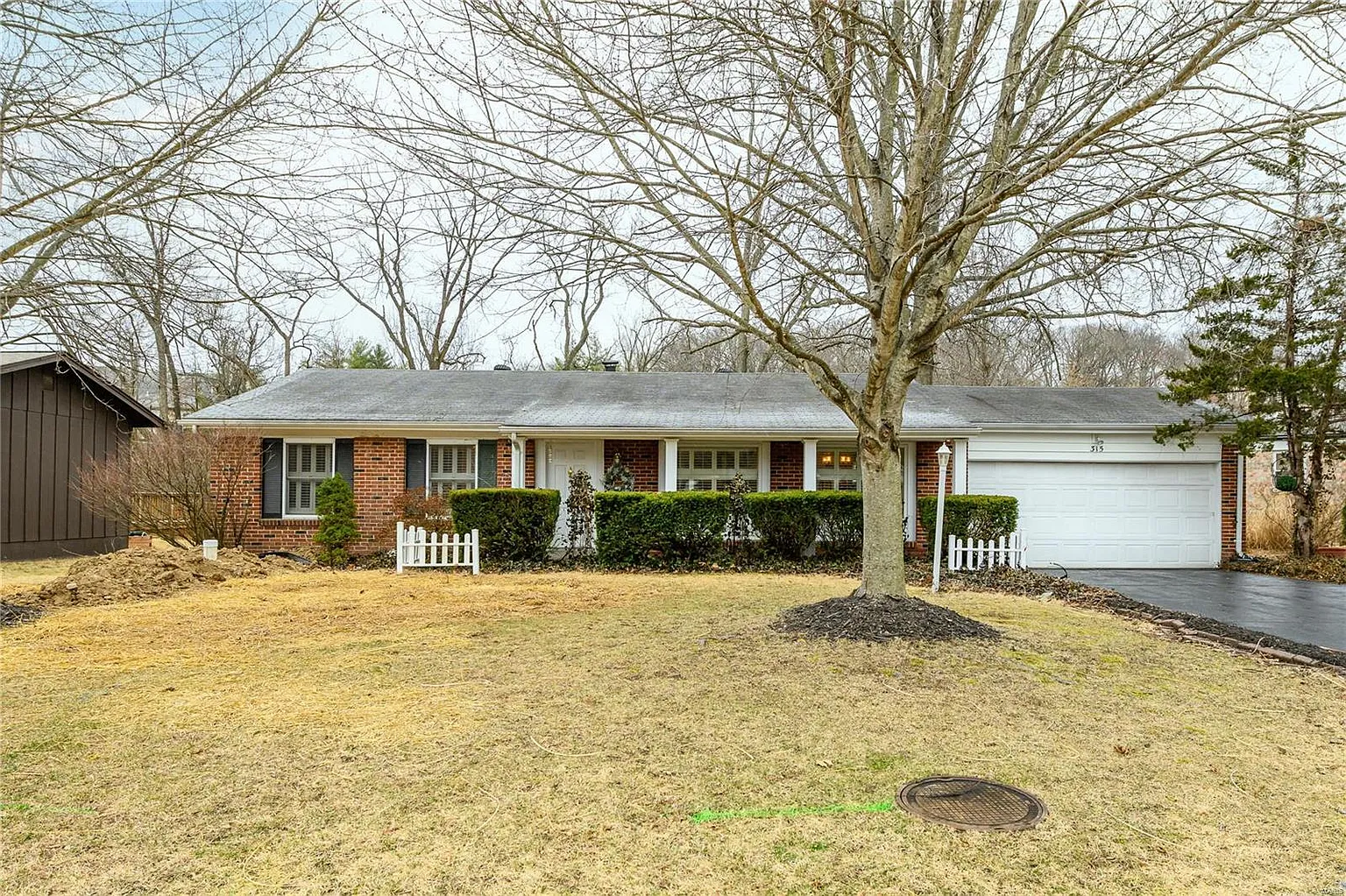 315 Stephanie Ln photo 1