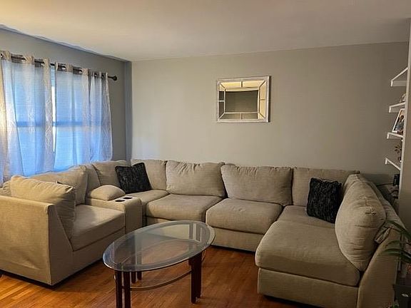 4th image of 10924 Sprucehill Dr