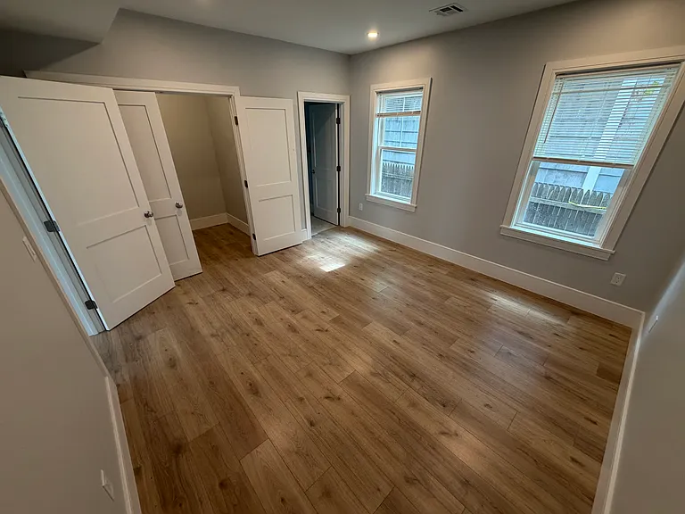 9-11 Holton St #4 — Photo 7