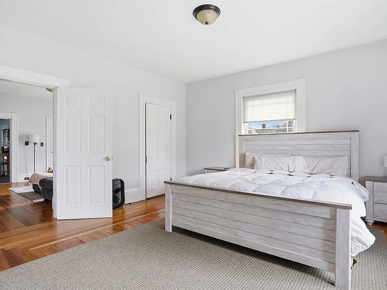 747 Union St #2 — Photo 11