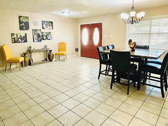 3rd image of 2104 Pinecrest Dr