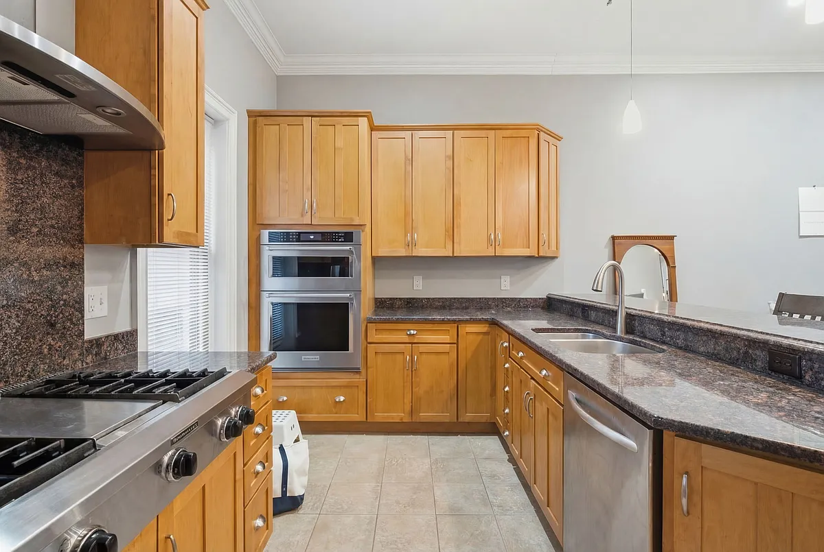 Building Photo - 7 Worthington St #2