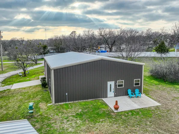 951 E 3rd St, Weatherford, TX 76086