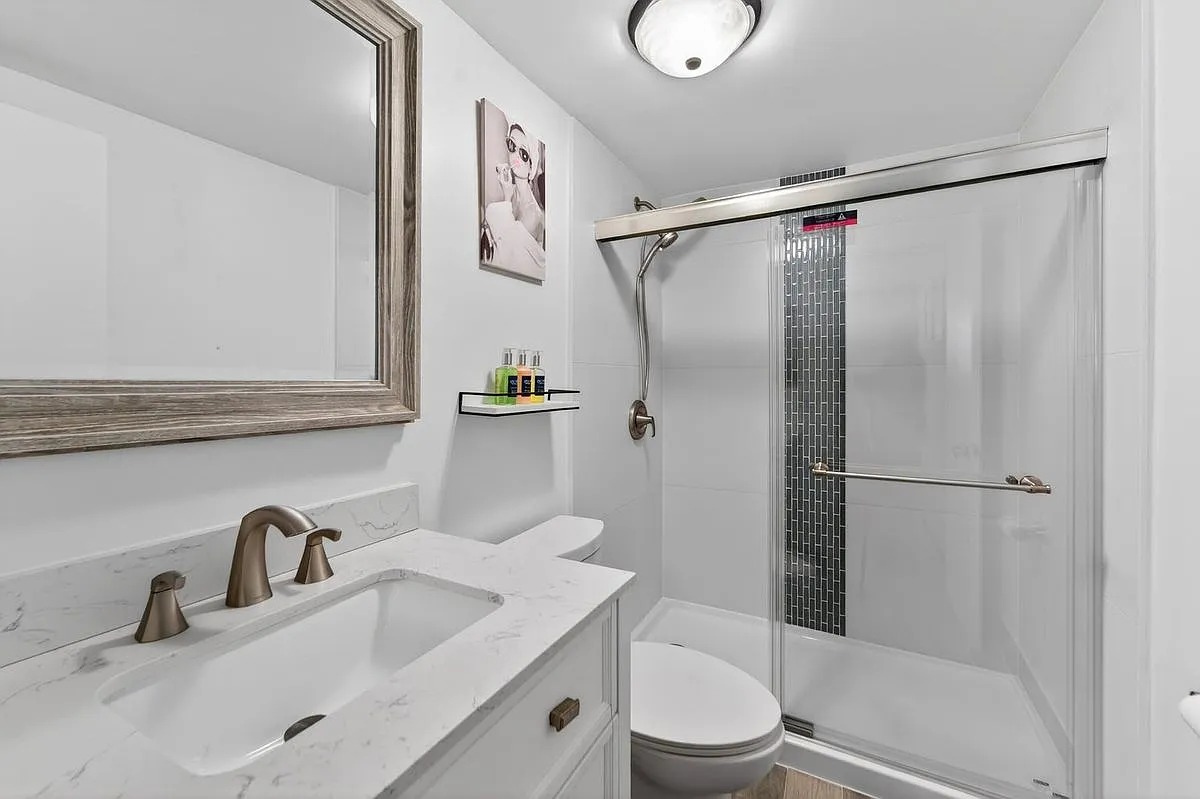 2 bed, 2.0 bath, 945 sqft, $3,300 — Photo 4