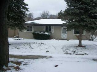 5491 Paris Dr, Sterling Heights, MI 48310