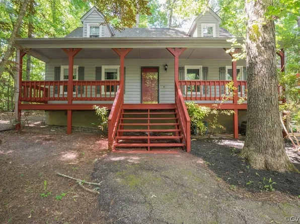 2734 Sutherland Rd, Sutherland, VA 23885