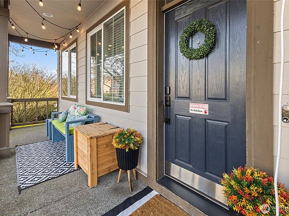 3rd image of 5847 66th Avenue SE