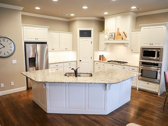 2nd image of 5605 Alder Ln
