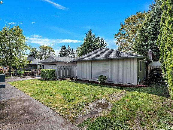 2nd image of 1207 NE 10th Ave