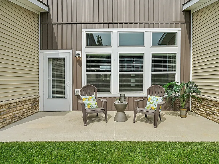 Redbud Commons — Photo 38