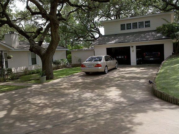 2 Car Garage with Studio Apt